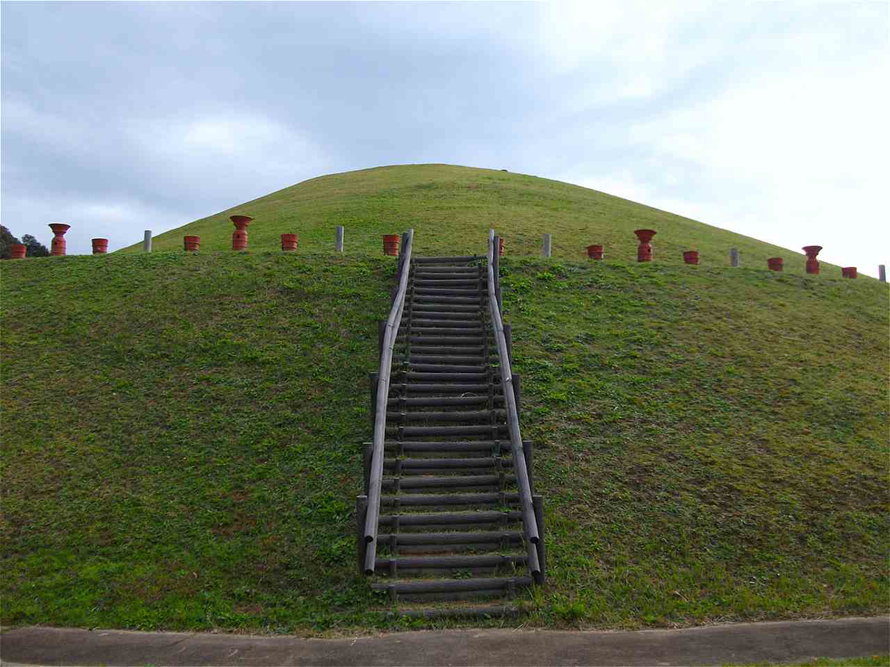 茶すり山古墳