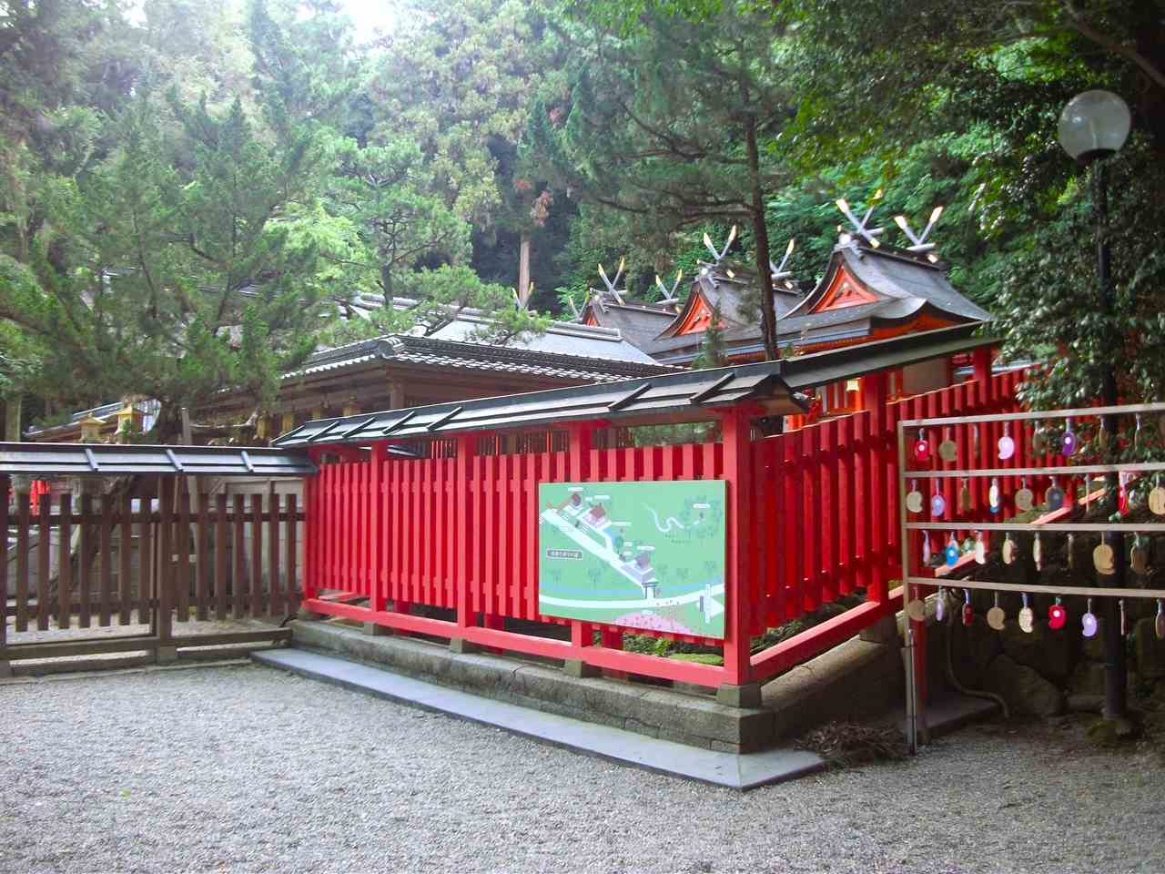 枚岡神社